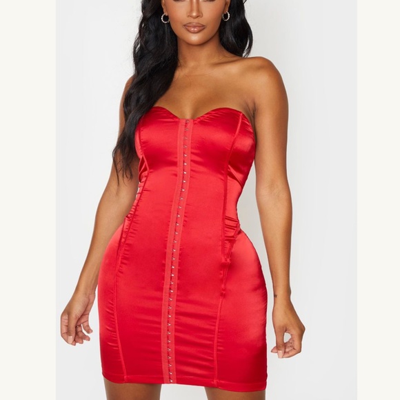 RED SWEETHEART HOOK DRESS